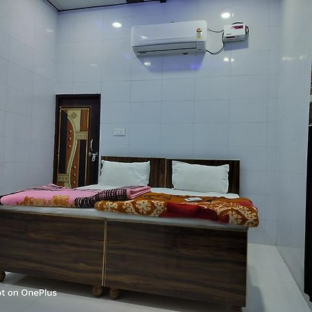 M&S Seva Sadan Hotell Govardhan Eksteriør bilde
